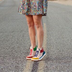 Charlotte Stone Perris Casita sneakers size 8